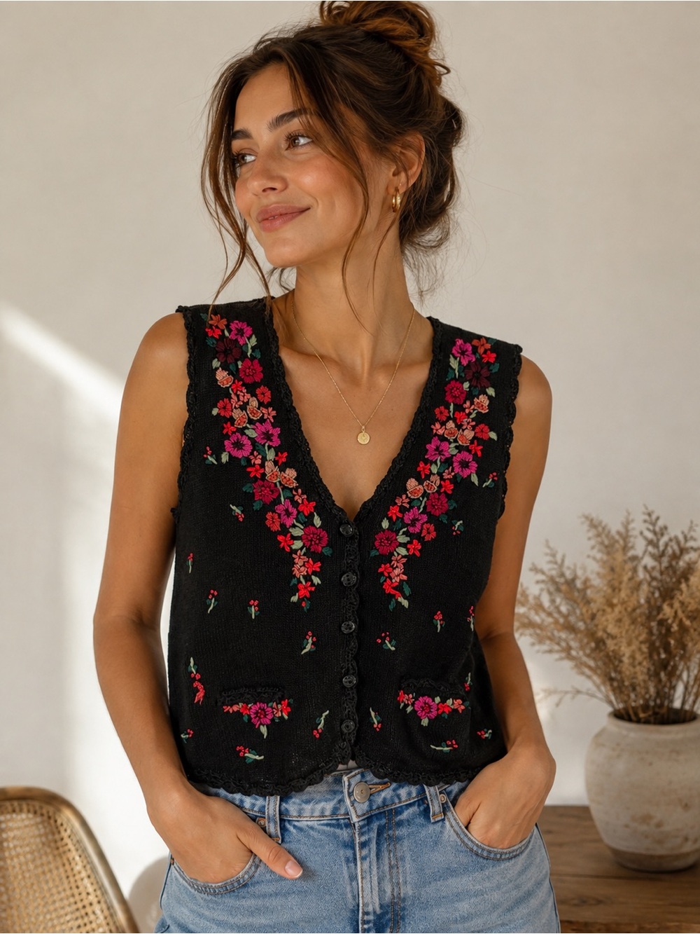 Vintage Erika’s Black Floral Embroidered Button-Front Knit Vest medium